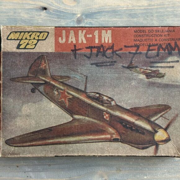 VTG MIKRO RUSSIAN YAKOVLEV YAK-1M FIGHTER AIRPLANE PLASTIC MODEL KIT  1/72 Scale - Picture 3 of 12